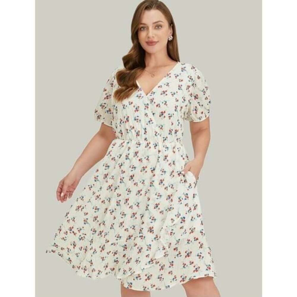 Plus Size 14-16 1x BloomChic Cute Floral Dress Dress with Pockets